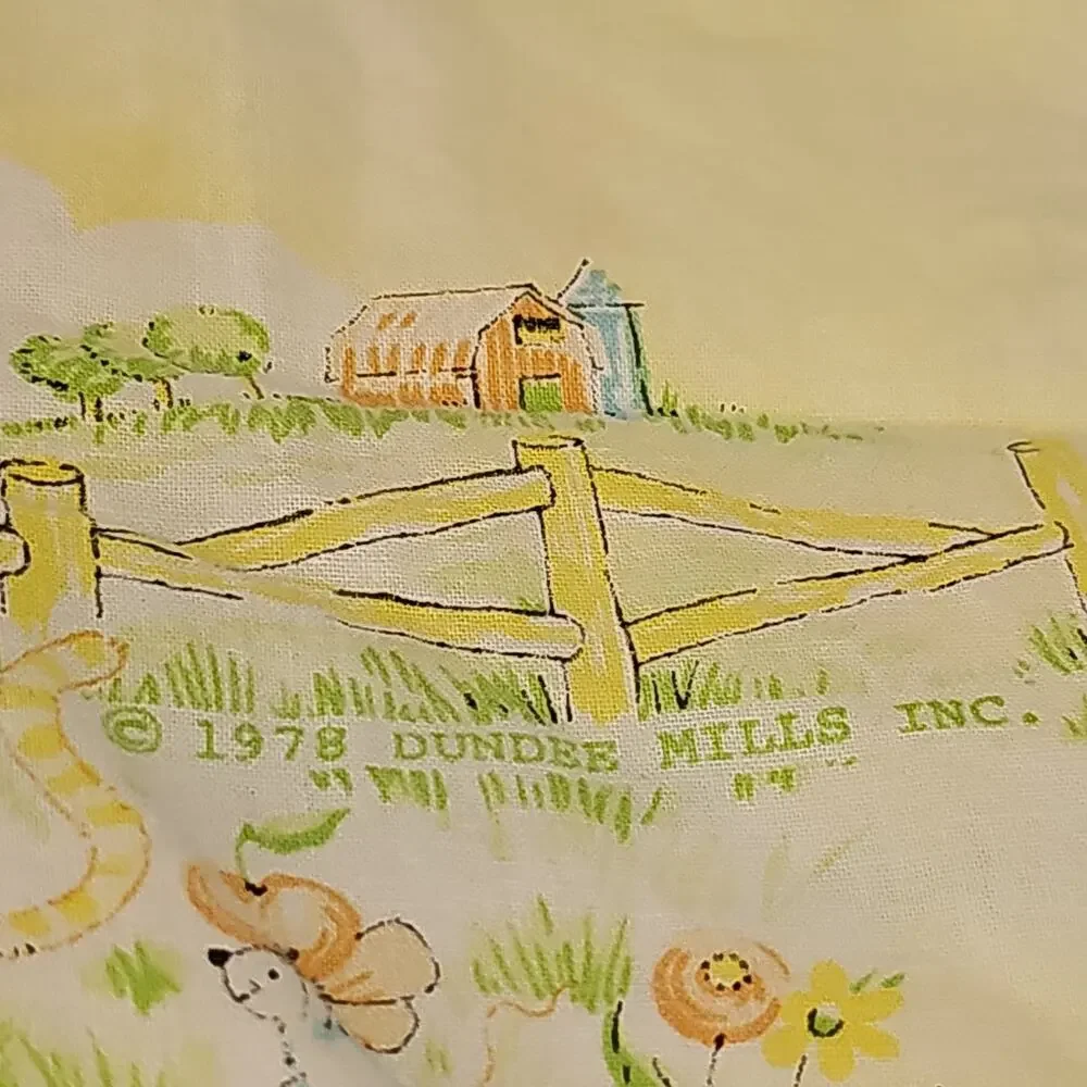 1978 Dundee Mills Vintage Baby Toddler Pillowcase Yellow Bear Duck Bunny